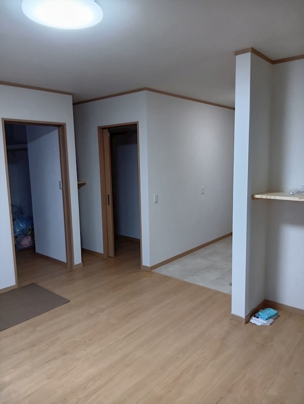 5755　上北郡六戸町大字折茂字今熊　中古住宅 内観写真（リビング）