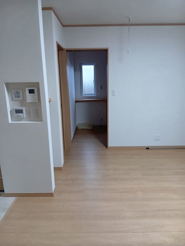 5755　上北郡六戸町大字折茂字今熊　中古住宅 内観写真（リビング）