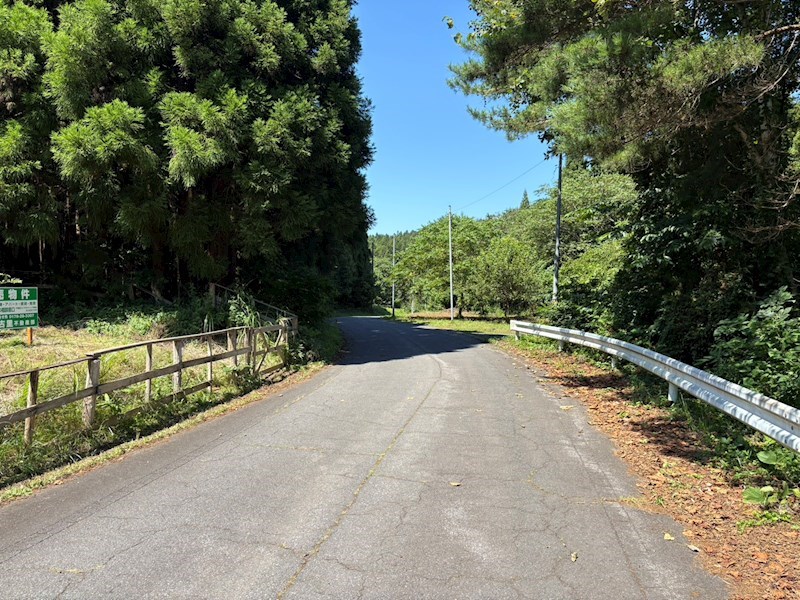 2651　八戸市大字鮫町字金屎　土地 現地写真（前面道路含む現地写真）