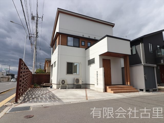 5787　八戸市大字長苗代字内舟渡　中古住宅 現地写真