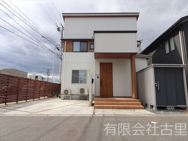 5787　八戸市大字長苗代字内舟渡　中古住宅 現地写真