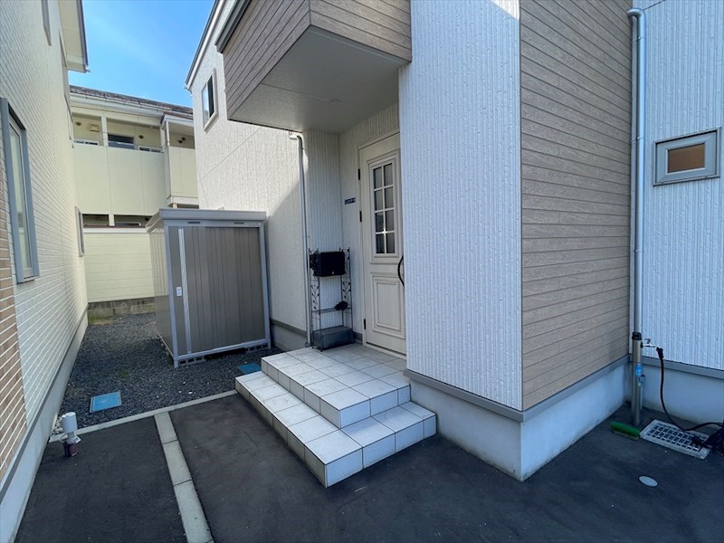 5801　八戸市城下一丁目　中古住宅 現地写真（玄関）