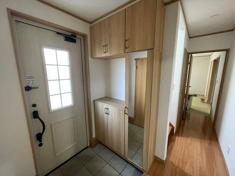 5801　八戸市城下一丁目　中古住宅 現地写真（玄関）