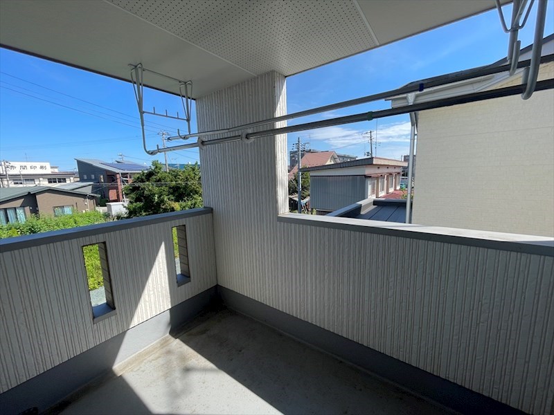 5801　八戸市城下一丁目　中古住宅 現地写真（バルコニー）