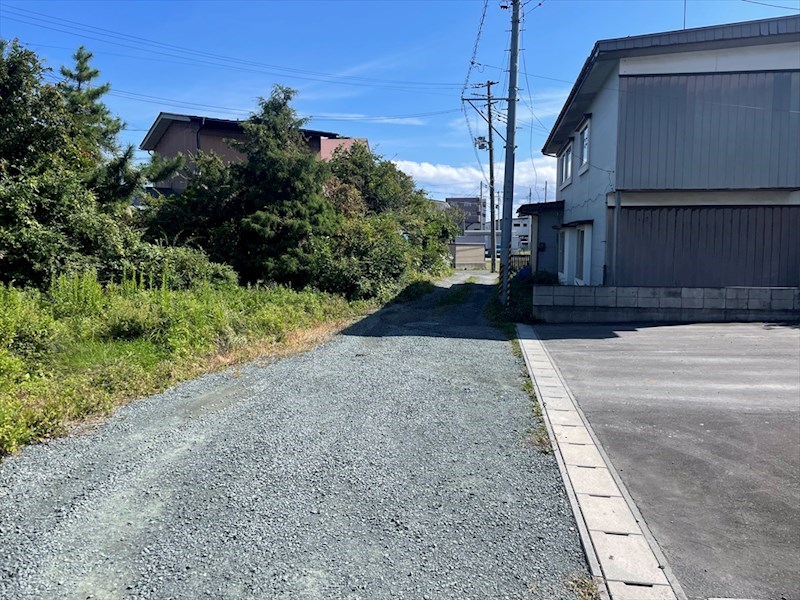 5801　八戸市城下一丁目　中古住宅 現地写真（前面道路含む現地写真）