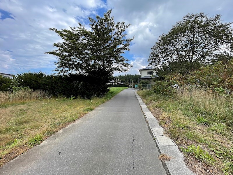 2658　上北郡おいらせ町二川目1丁目　土地 現地写真（前面道路含む現地写真）
