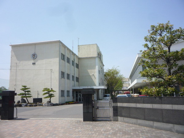 小牧市下小針中島3丁目　売地（調整区域） 中学校