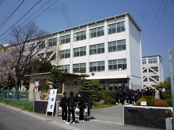 愛知県小牧市北外山 中学校