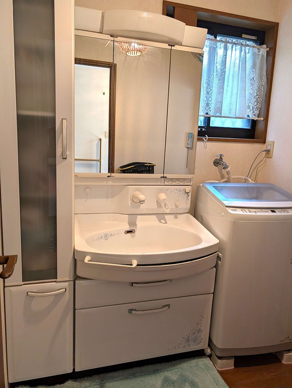 東大阪市稲田本町2丁目　中古戸建 内観写真（洗面台・洗面所）