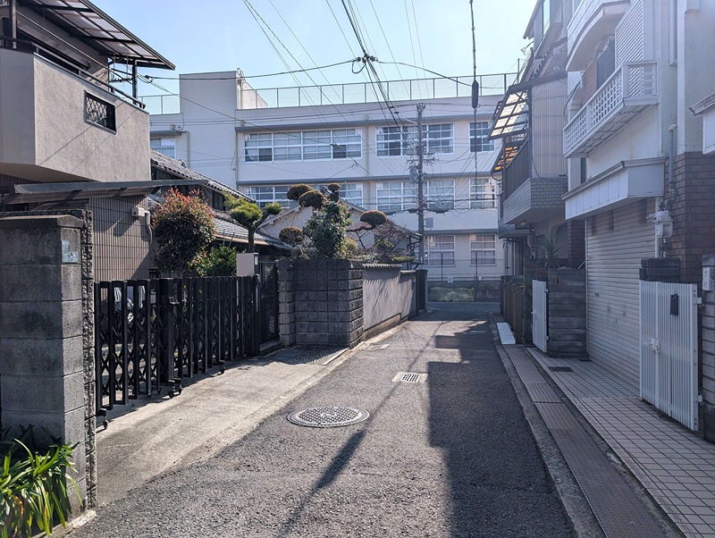 東大阪市稲田本町2丁目　中古戸建 現地写真（前面道路含む現地写真）
