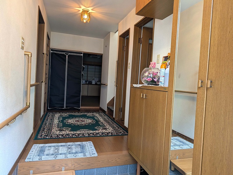 東大阪市稲田本町2丁目　中古戸建 現地写真（玄関）