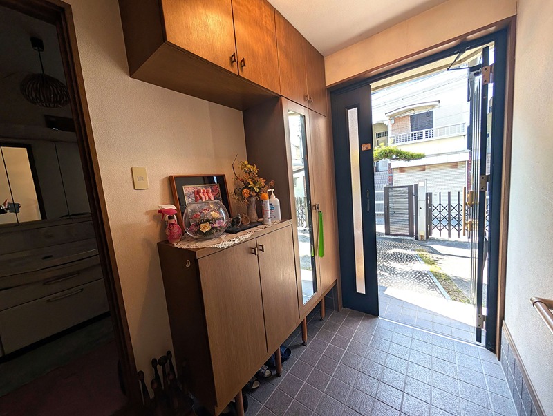 東大阪市稲田本町2丁目　中古戸建 現地写真（玄関）
