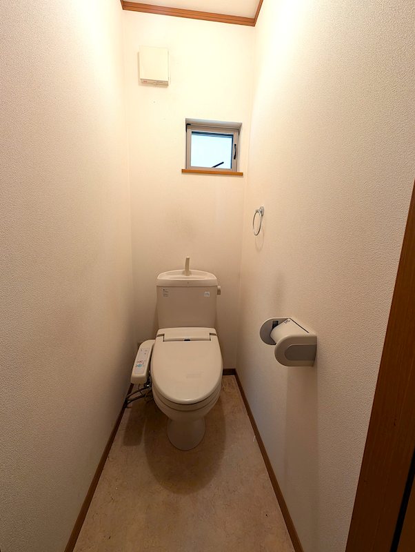 八尾市弓削町３丁目　中古戸建 内観写真（トイレ）