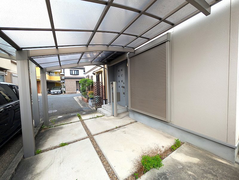 八尾市弓削町３丁目　中古戸建 現地写真（駐車場）