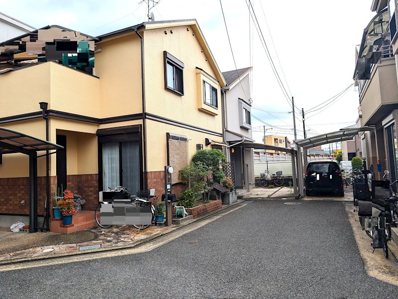 八尾市弓削町３丁目　中古戸建 現地写真（前面道路含む現地写真）