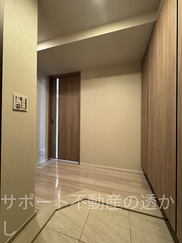 植木マンション永福 築年を変える 現地写真（玄関）