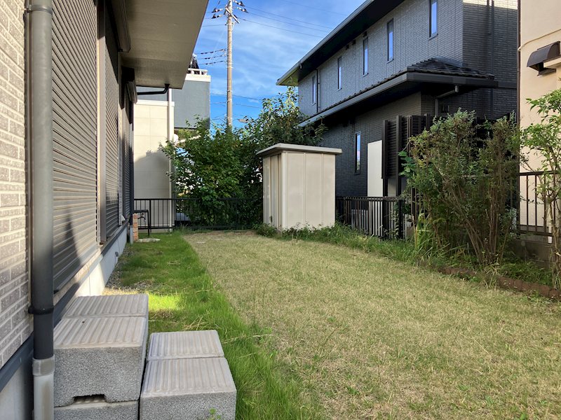 佐倉市ユーカリが丘7丁目　南公園通りに面した庭のある戸建 現地写真（庭）