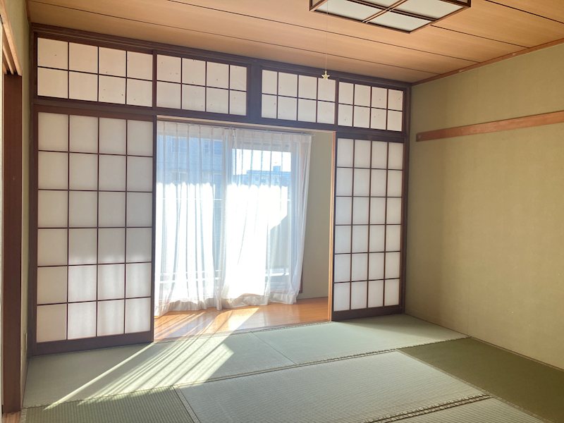 【オーナーチェンジ】グリーンコーポ中台2号棟　102平米、４LDKマンション 内観写真（リビング以外の居室）