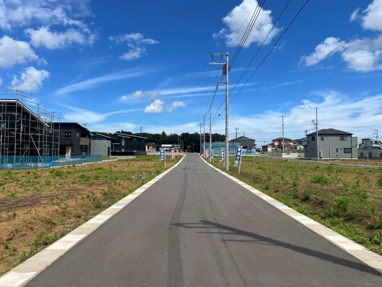 富里葉山【全27区画】  建築条件付き土地分譲　No13 現地写真（前面道路含む現地写真）