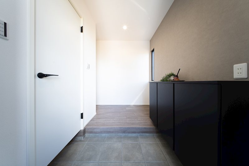 新築戸建　BeauGarden富里葉山【全30邸】　No26 現地写真（玄関）