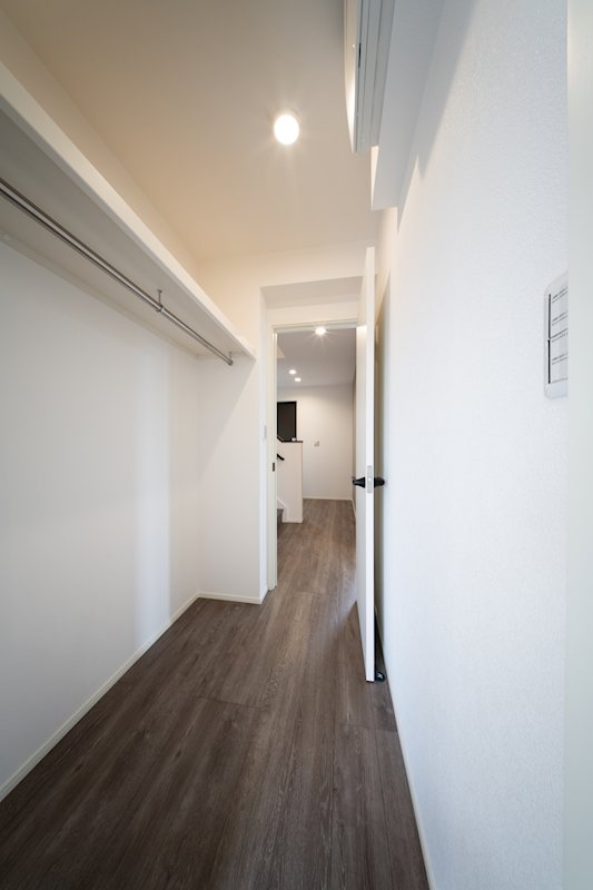 新築戸建　BeauGarden富里葉山【全30邸】　No8 内観写真（収納）
