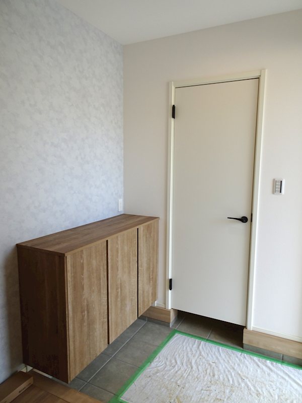 新築戸建　BeauGarden富里葉山【全30邸】No25 現地写真（玄関）