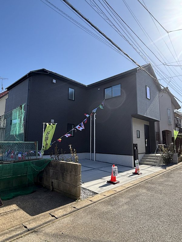 【断熱等級6の家】リナージュ富里七栄　1号棟 現地写真（前面道路含む現地写真）