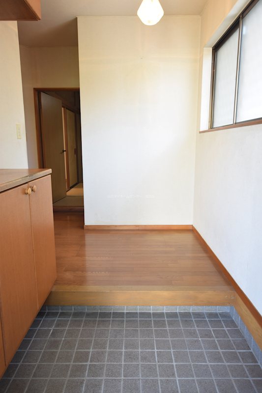 佐倉市白銀4丁目　「白銀ニュータウン分譲地」　中古戸建 現地写真（玄関）