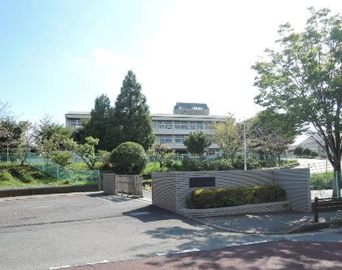 【ハートフルタウン並木町】　49坪超え・4台駐車可能 小学校