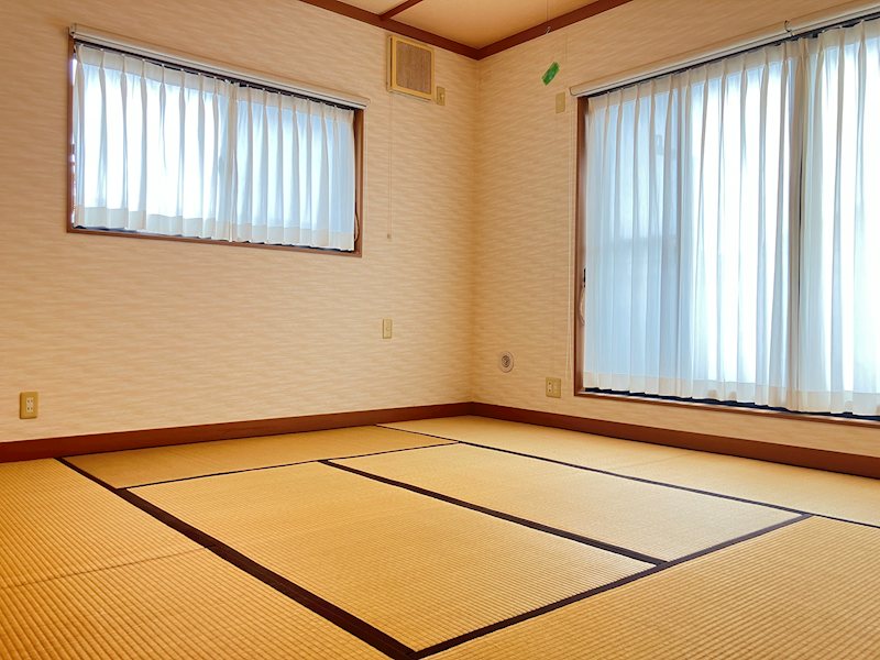 佐倉市上座『オープンガレージ付の和モダンスタイル邸宅』 内観写真（リビング以外の居室）