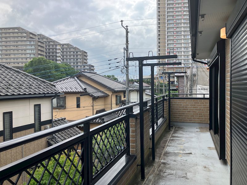 佐倉市上座『オープンガレージ付の和モダンスタイル邸宅』 現地写真（バルコニー）