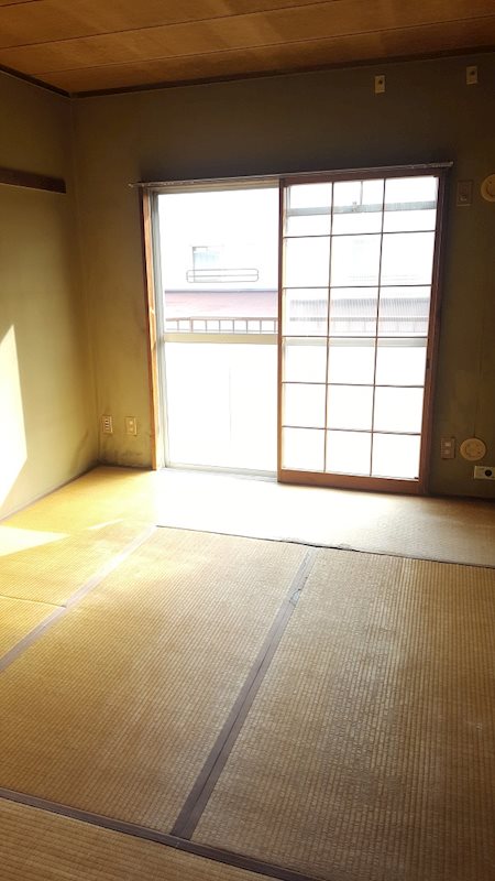 鳶尾テラスハウス 内観写真（リビング以外の居室）