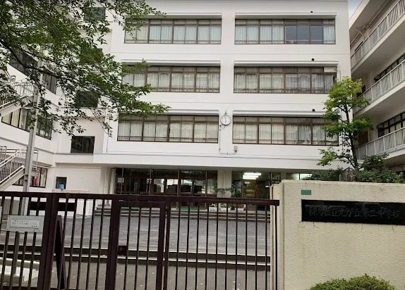 光が丘パークタウン春の風公園街（14階建） 中学校