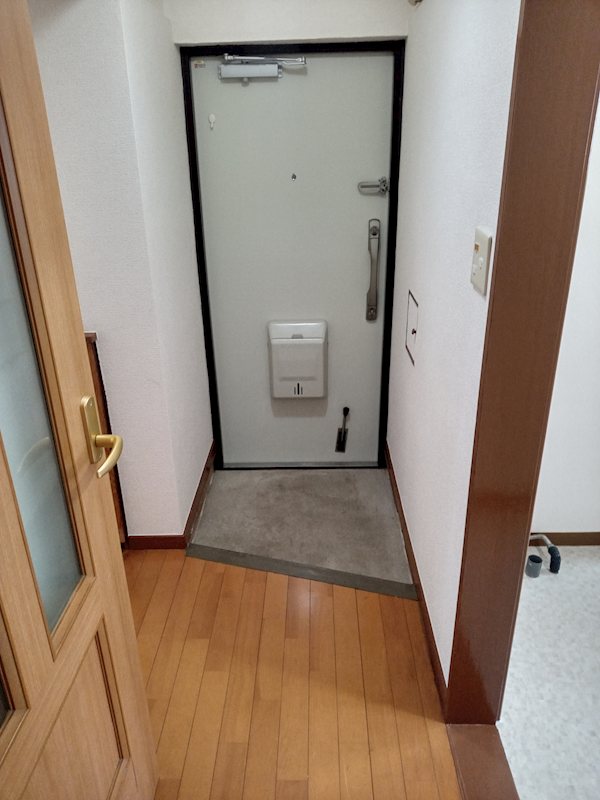 市沢団地 現地写真（玄関）
