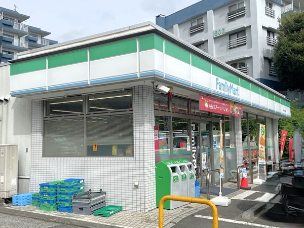 神奈川県横浜市磯子区汐見台３丁目 コンビニ