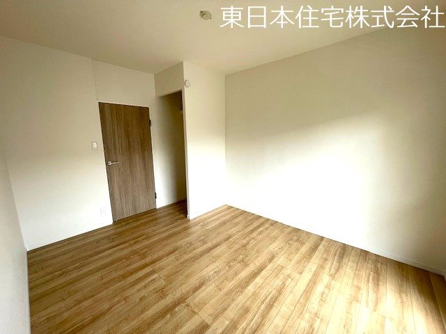 上郷西ヶ谷ハイツ13号棟 内観写真（リビング以外の居室）