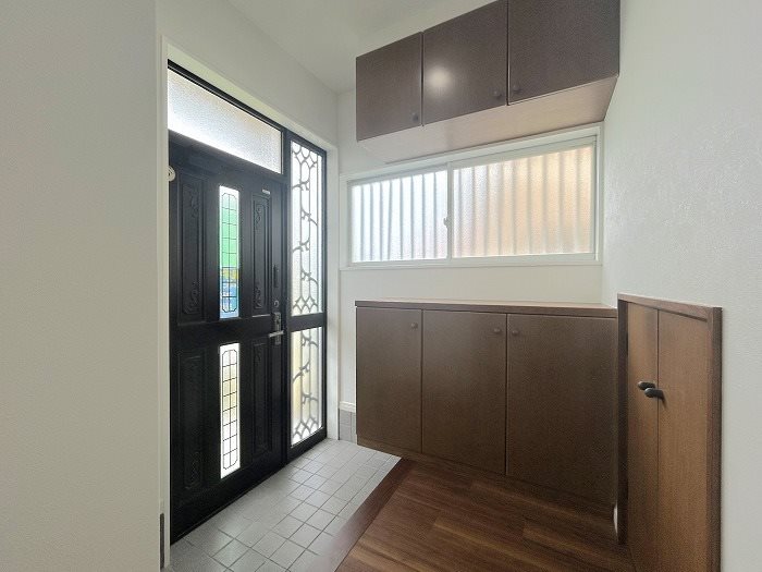 上尾市弁財1丁目中古戸建 現地写真（玄関）