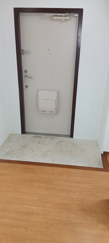 西小中台団地 現地写真（玄関）