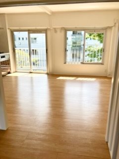 新栄町団地 内観写真（リビング）