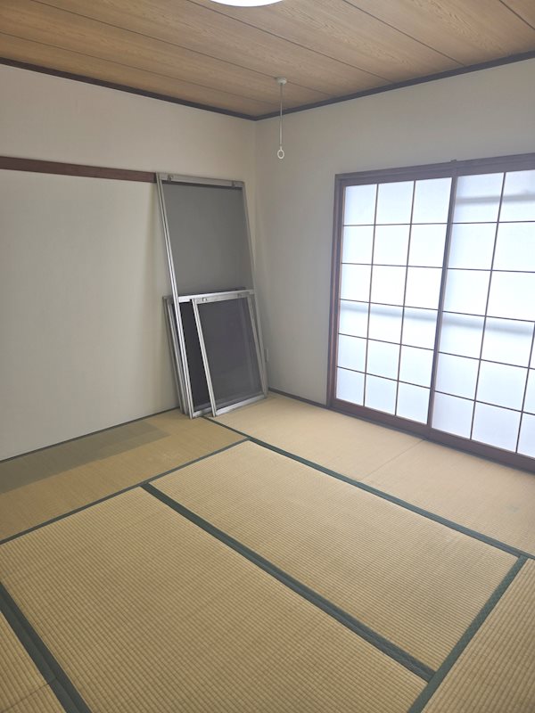 鳶尾テラスハウス 内観写真（リビング以外の居室）