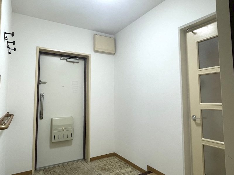 並木2丁目第6住宅 現地写真（玄関）