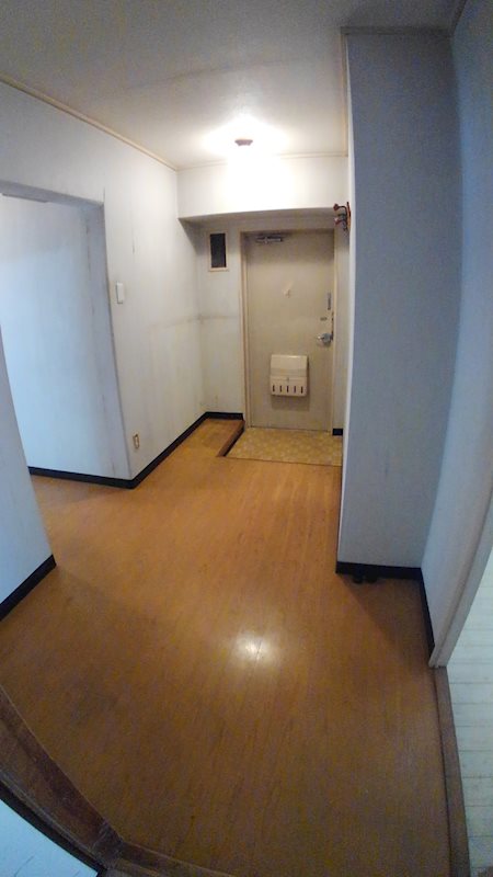 東鷲宮ニュータウン駅前通り（4街区） 現地写真（玄関）
