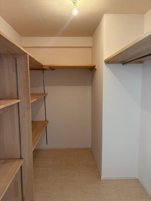 稲毛ファミールハイツ1棟 内観写真（収納）