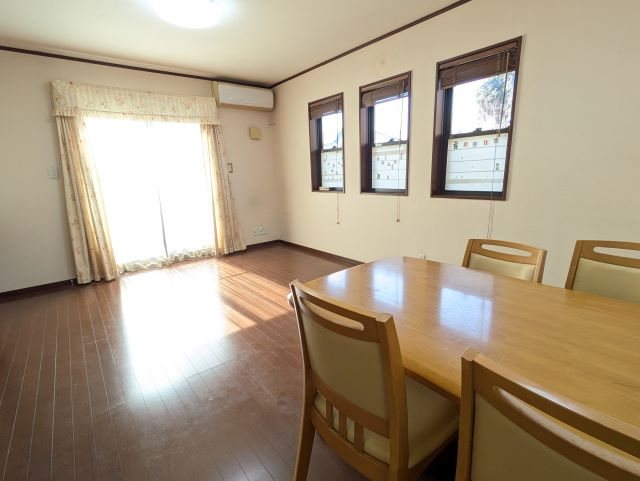 秋山中古戸建 内観写真（リビング）