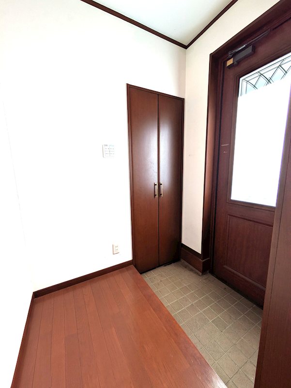 秋山中古戸建 現地写真（玄関）