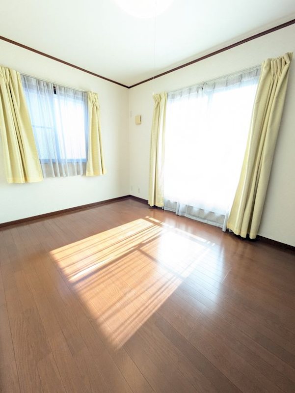 秋山中古戸建 内観写真（寝室）