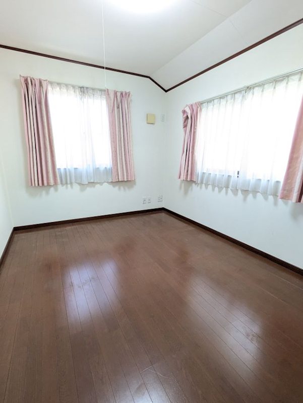 秋山中古戸建 内観写真（寝室）