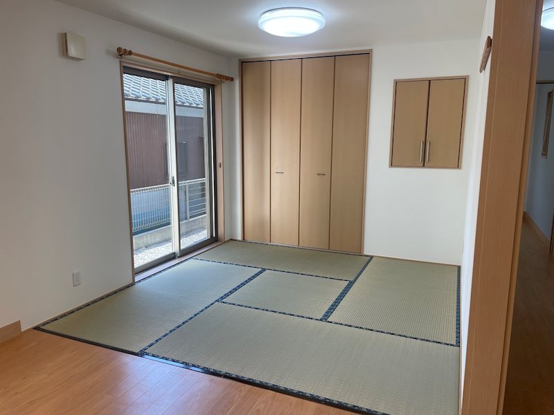 鴻巣市宮地5丁目中古戸建 内観写真（リビング以外の居室）