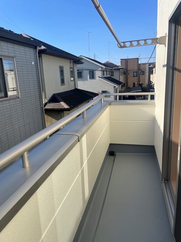 鴻巣市宮地5丁目中古戸建 現地写真（バルコニー）