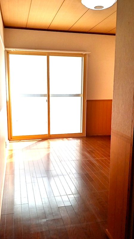 エステート鶴牧4・5 内観写真（リビング以外の居室）